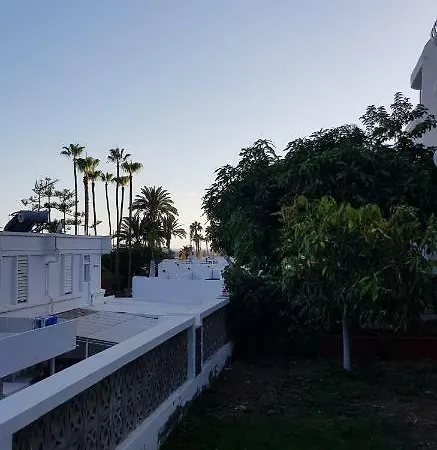 Luxury 2 Bedroom 50 M From Appartamento *
