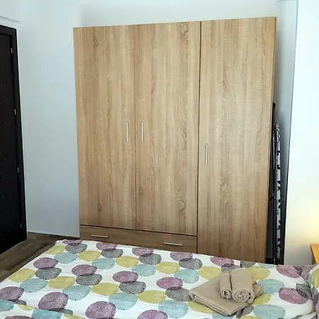Apartament Luxury 2 Bedroom 50 M From *
