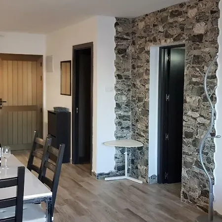 Luxury 2 Bedroom 50 M From Apartament *