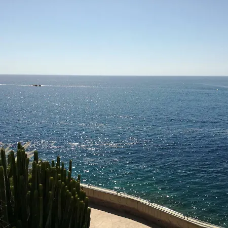 Luxury 2 Bedroom 50 M From Apartment *